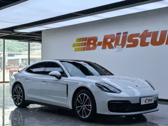 Porsche Panamera — Фото автомобиля 3