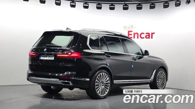 BMW X7 — Фото автомобиля 2