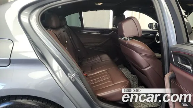 BMW 5-Series 5 серия (G30) 523d xDrive M Sport — Фото автомобиля 12