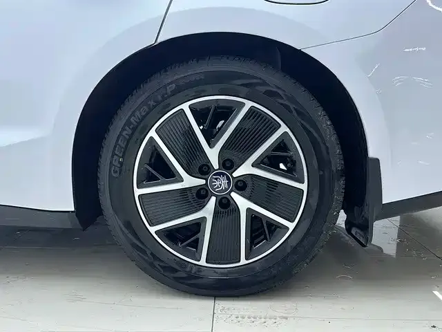 BYD Qin L — Фото автомобиля 4