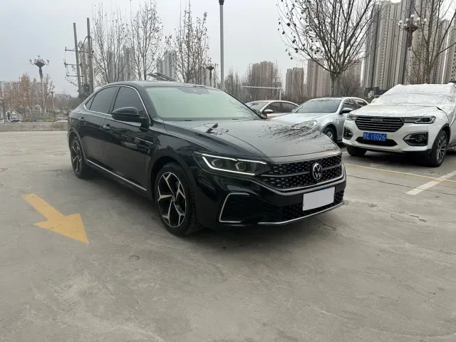 Volkswagen Passat — Фото автомобиля 3
