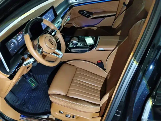 Hongqi H9 — Фото автомобиля 14