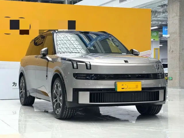 Lynk & Co 900 — Фото автомобиля 2