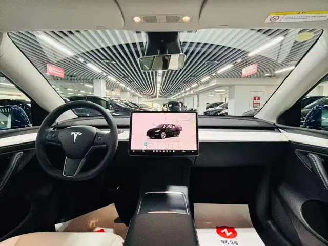 Tesla Model Y — Фото автомобиля 7