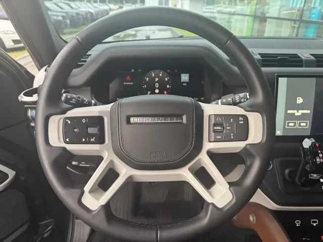 Land Rover Defender — Фото автомобиля 17