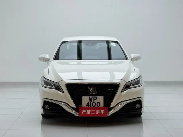 Toyota Crown — Фото автомобиля 2