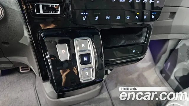 Hyundai Staria Staria 4WD Lounge 9 мест — Фото автомобиля 8