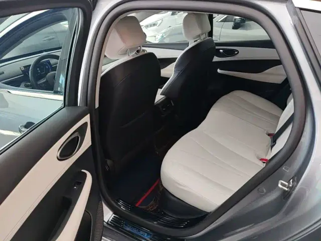 BYD Seal 05 DM-i — Фото автомобиля 16