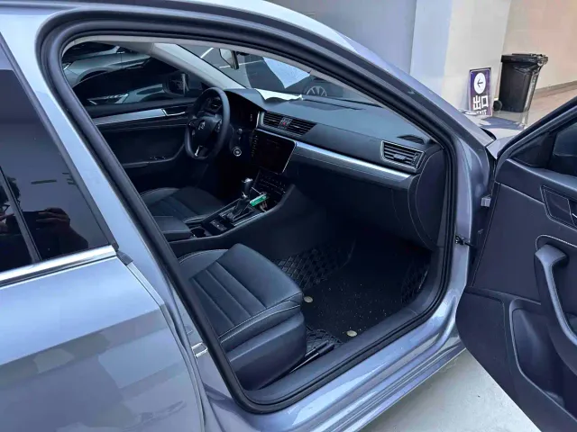 Skoda Superb — Фото автомобиля 11