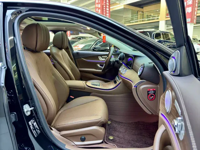 Mercedes-Benz E-Class — Фото автомобиля 10