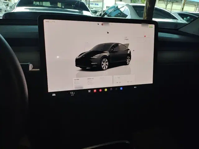 Tesla Model Y — Фото автомобиля 9