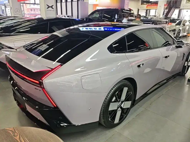 Xpeng P7 — Фото автомобиля 6