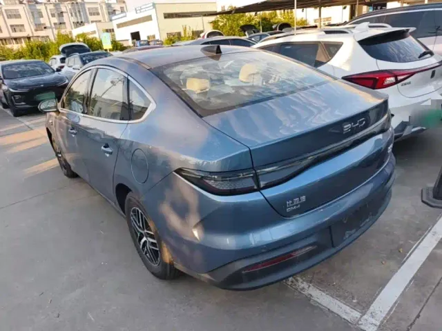 BYD Seal 05 DM-i — Фото автомобиля 4