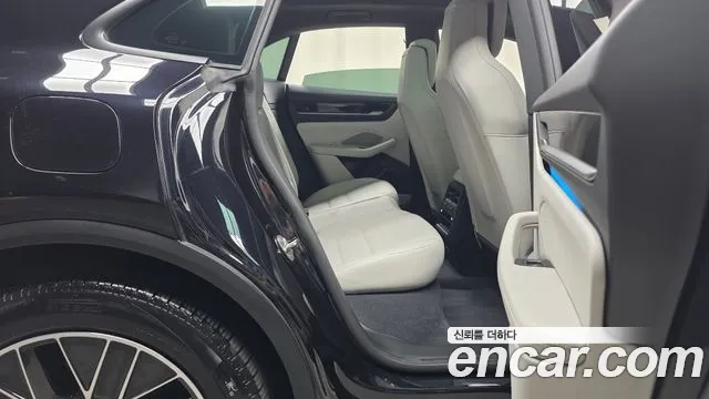 Porsche Macan — Фото автомобиля 17