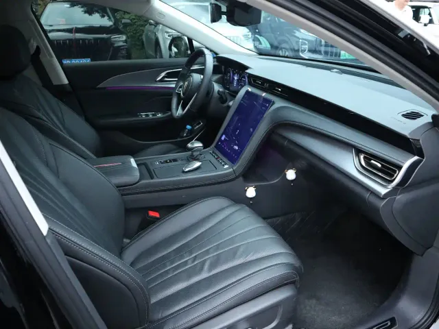 Hongqi H5 — Фото автомобиля 20