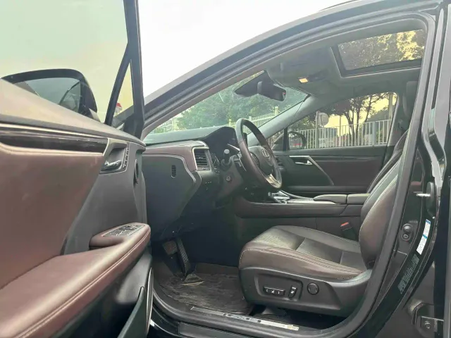 Lexus RX — Фото автомобиля 9