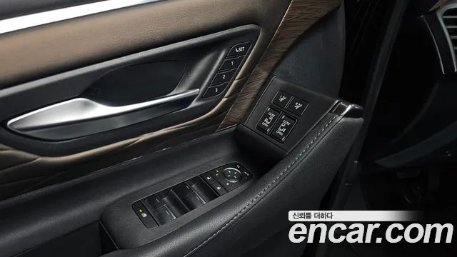 Toyota Alphard — Фото автомобиля 15
