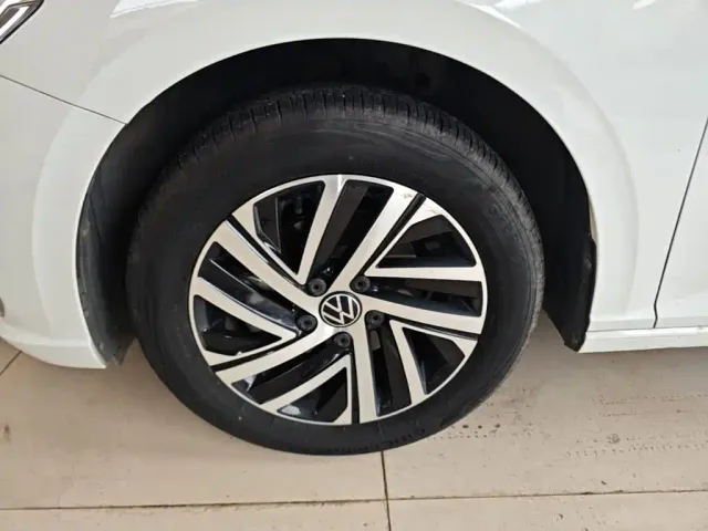Volkswagen Lavida — Фото автомобиля 22
