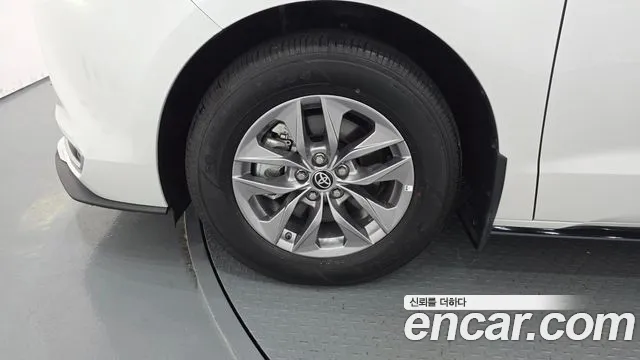 Toyota Sienna — Фото автомобиля 4