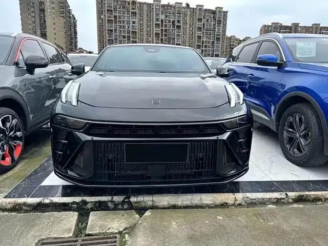 Lynk & Co 03 — Фото автомобиля 2