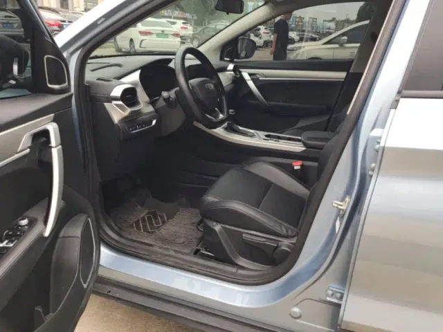 Geely Binyue 2025 1.5L CVT Super Edition — Фото автомобиля 11
