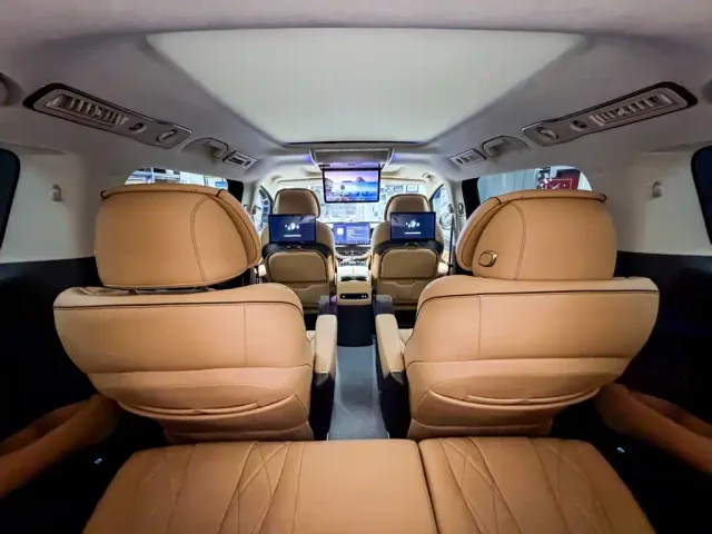 Denza D9 — Фото автомобиля 16