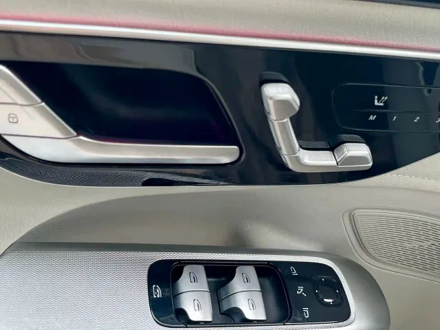 Mercedes-Benz EQE SUV — Фото автомобиля 27