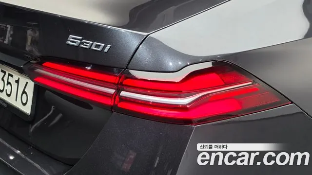 BMW 5 Series G60 — Фото автомобиля 8