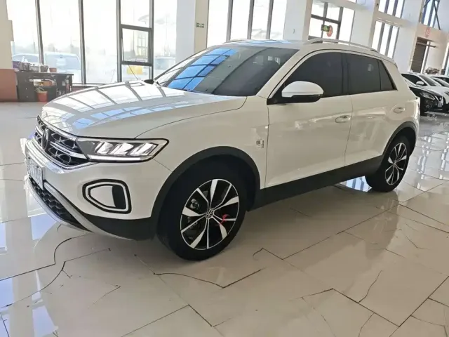 Фотография автомобиля — Volkswagen T-Roc