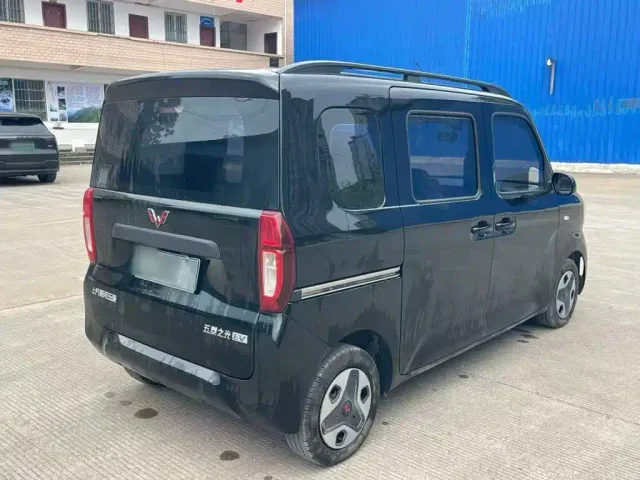 Wuling Zhiguang NEV — Фото автомобиля 11