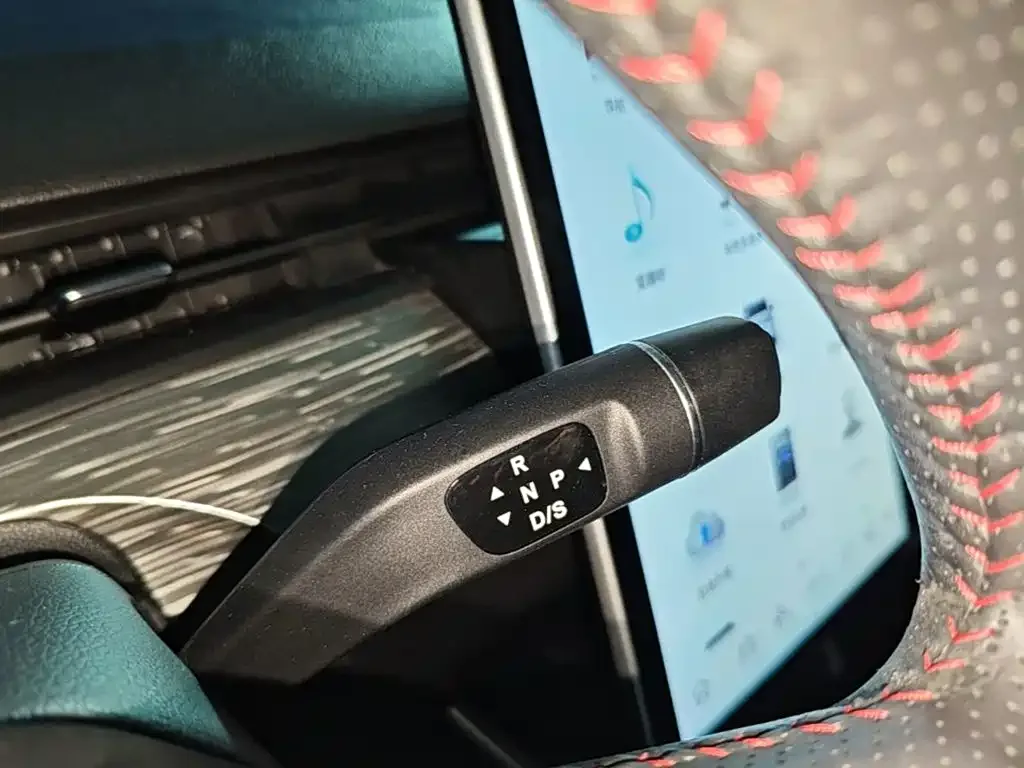 Nezha Auto Nezha V 2022 Tide 300 Lite Ternary Lithium — Фото автомобиля 13