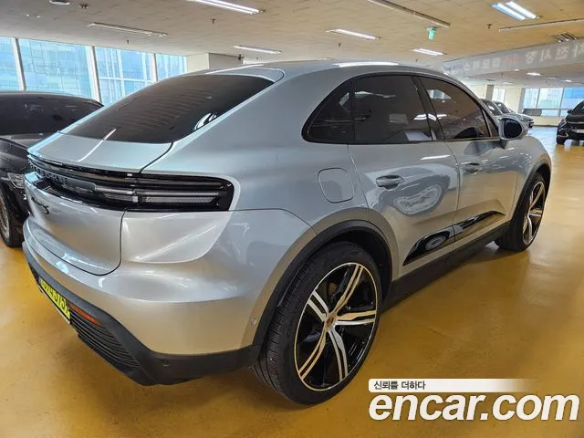 Porsche Macan Electric — Фото автомобиля 3