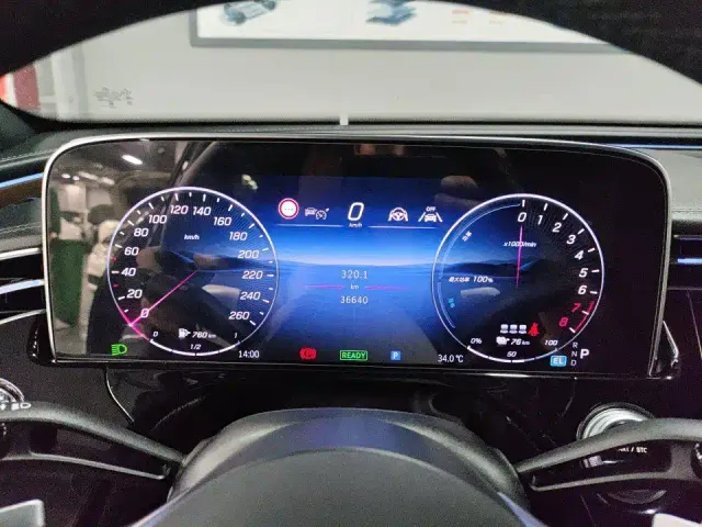 Mercedes-Benz E-Class — Фото автомобиля 7