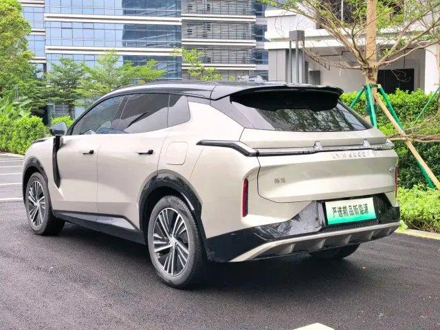 Lynk & Co 08 EM-P — Фото автомобиля 7