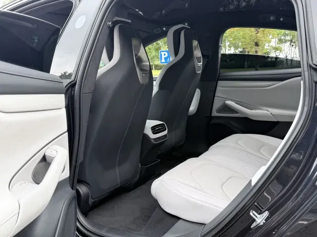Xiaomi SU7 — Фото автомобиля 10