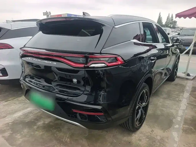 BYD Tang — Фото автомобиля 6