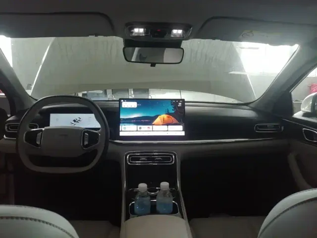 Geely Galaxy Stellar 6 — Фото автомобиля 9