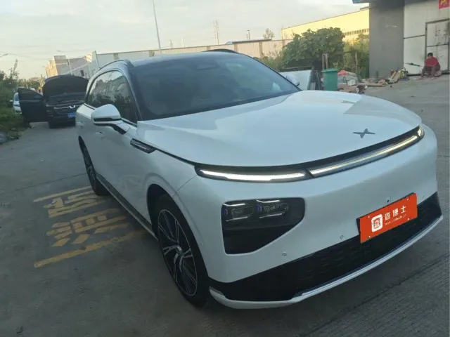 Xpeng G9 — Фото автомобиля 11