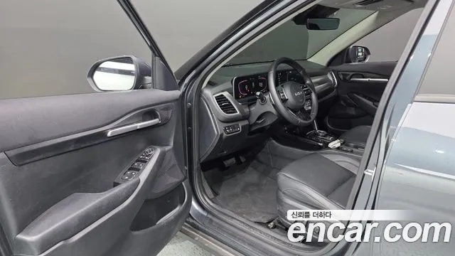 Kia Seltos — Фото автомобиля 15