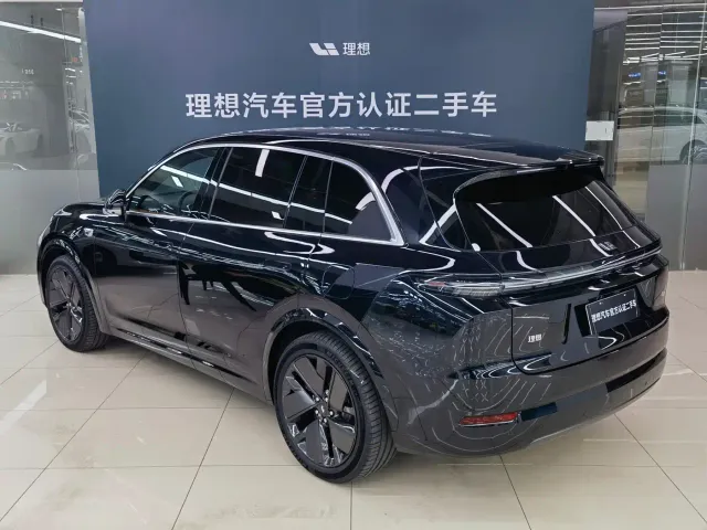 Li Auto L7 — Фото автомобиля 9
