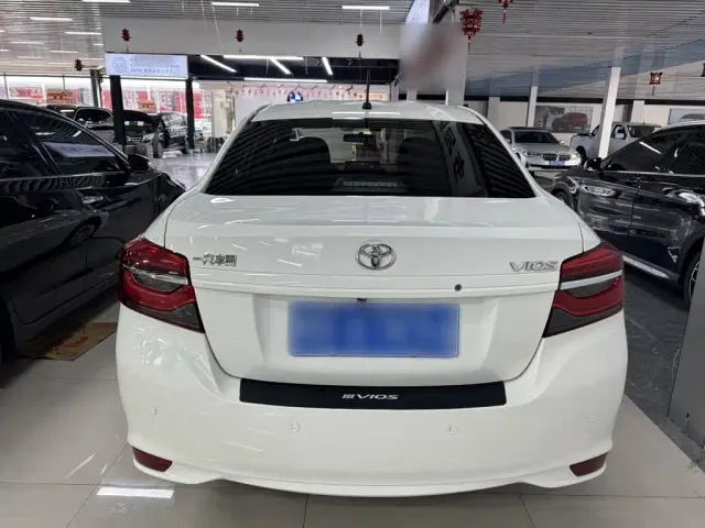 Toyota Vios — Фото автомобиля 15