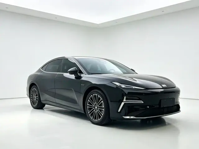 Geely Galaxy Xingyao 8 — Фото автомобиля 3