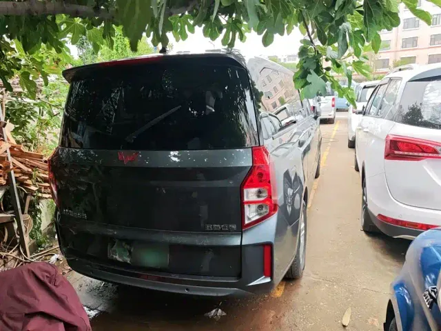 Wuling Zhengcheng — Фото автомобиля 14