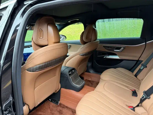 Mercedes-Benz E-Class — Фото автомобиля 11