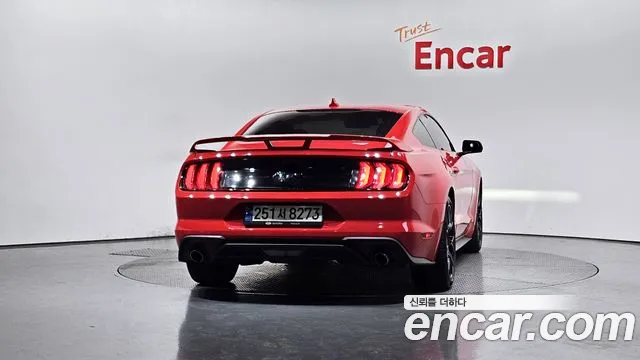 Ford Mustang — Фото автомобиля 4