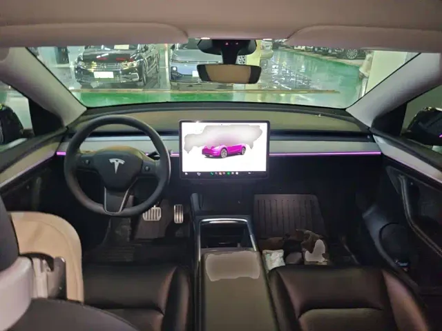 Tesla Model Y — Фото автомобиля 9
