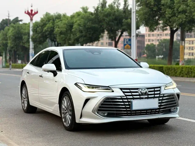 Toyota Avalon — Фото автомобиля 2