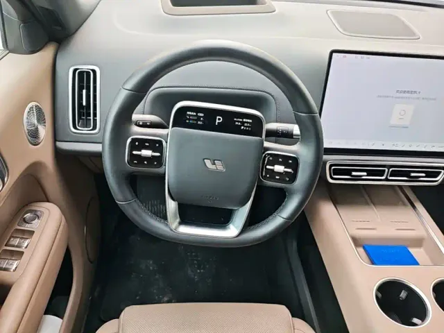 Li Auto L9 — Фото автомобиля 10
