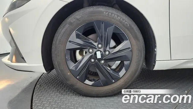Hyundai AVANTE Avante (CN7) — Фото автомобиля 5