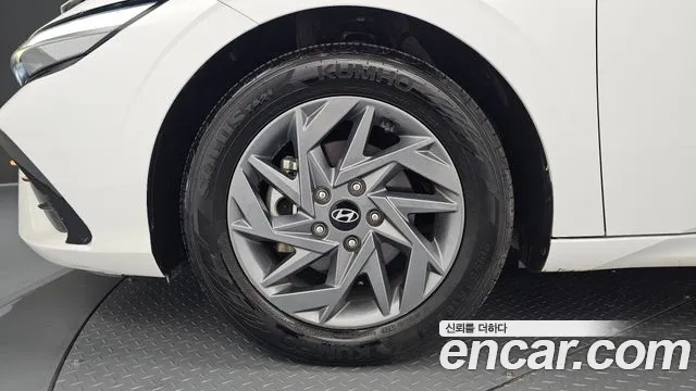 Hyundai Avante CN7 — Фото автомобиля 5